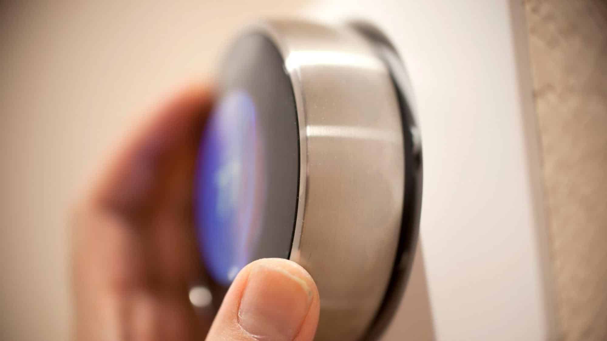 Understanding the Key Differences Between Thermistors and Thermostats